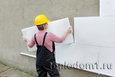 Стены можно утеплить пенополастом