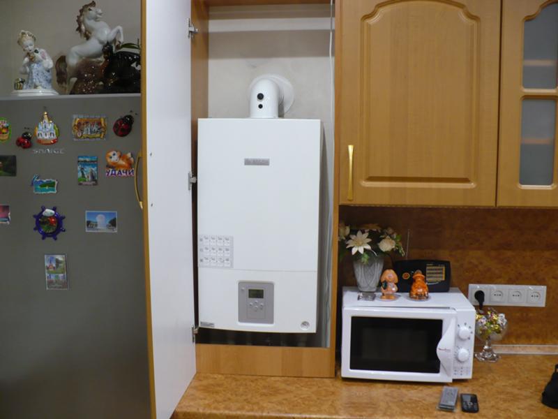газовый котел в шкафу