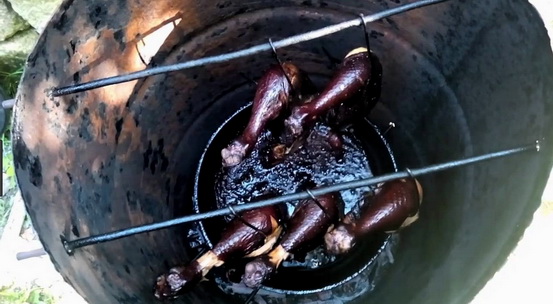 Как делаетя копчение в бочке